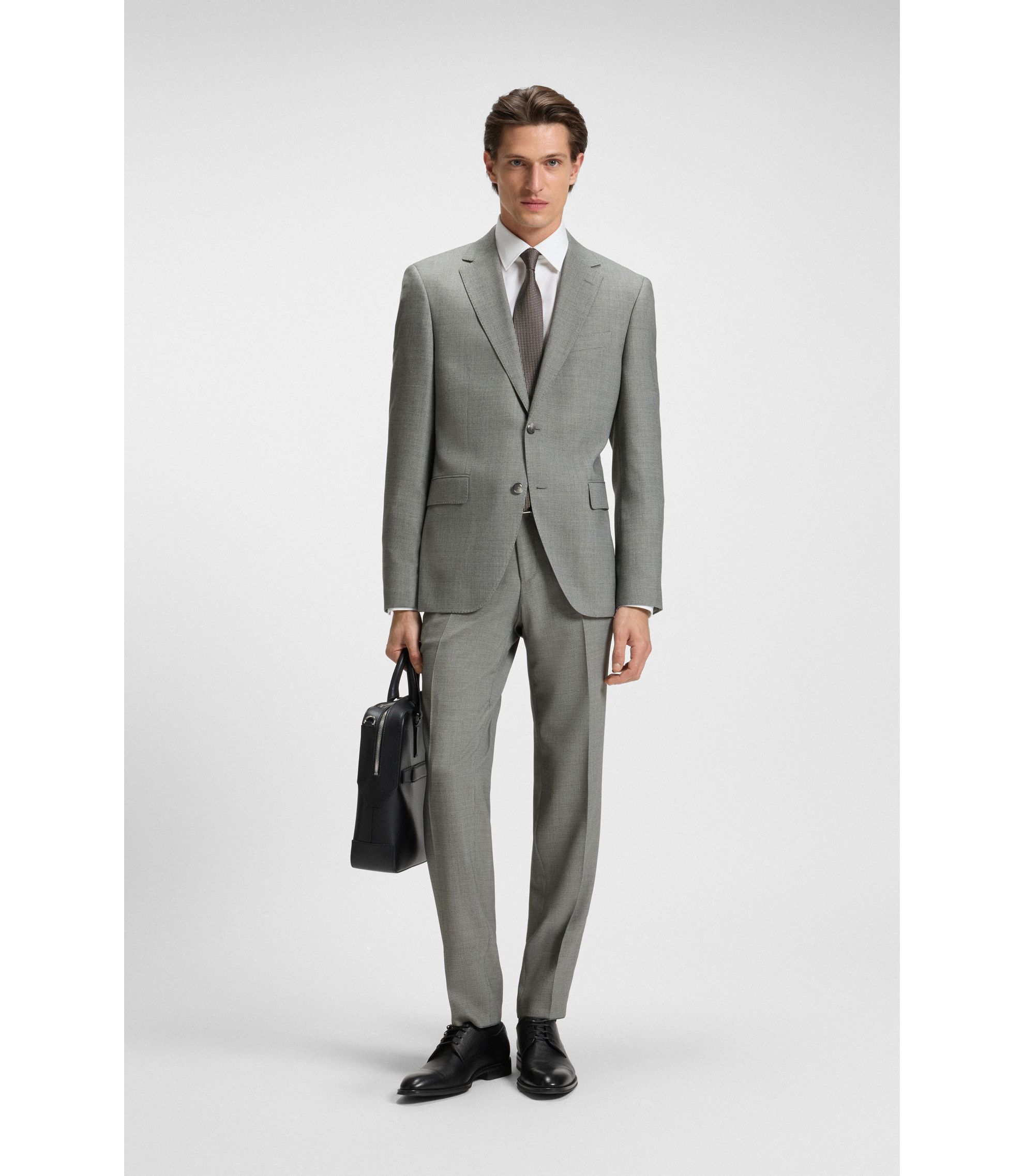 新品 ハンガー付 ヒューゴボス シルバーシングルスーツ W86cm Lサイズ相当 新品 ハンガー付 ヒューゴボス シルバーシングルスーツ W86cm Lサイズ