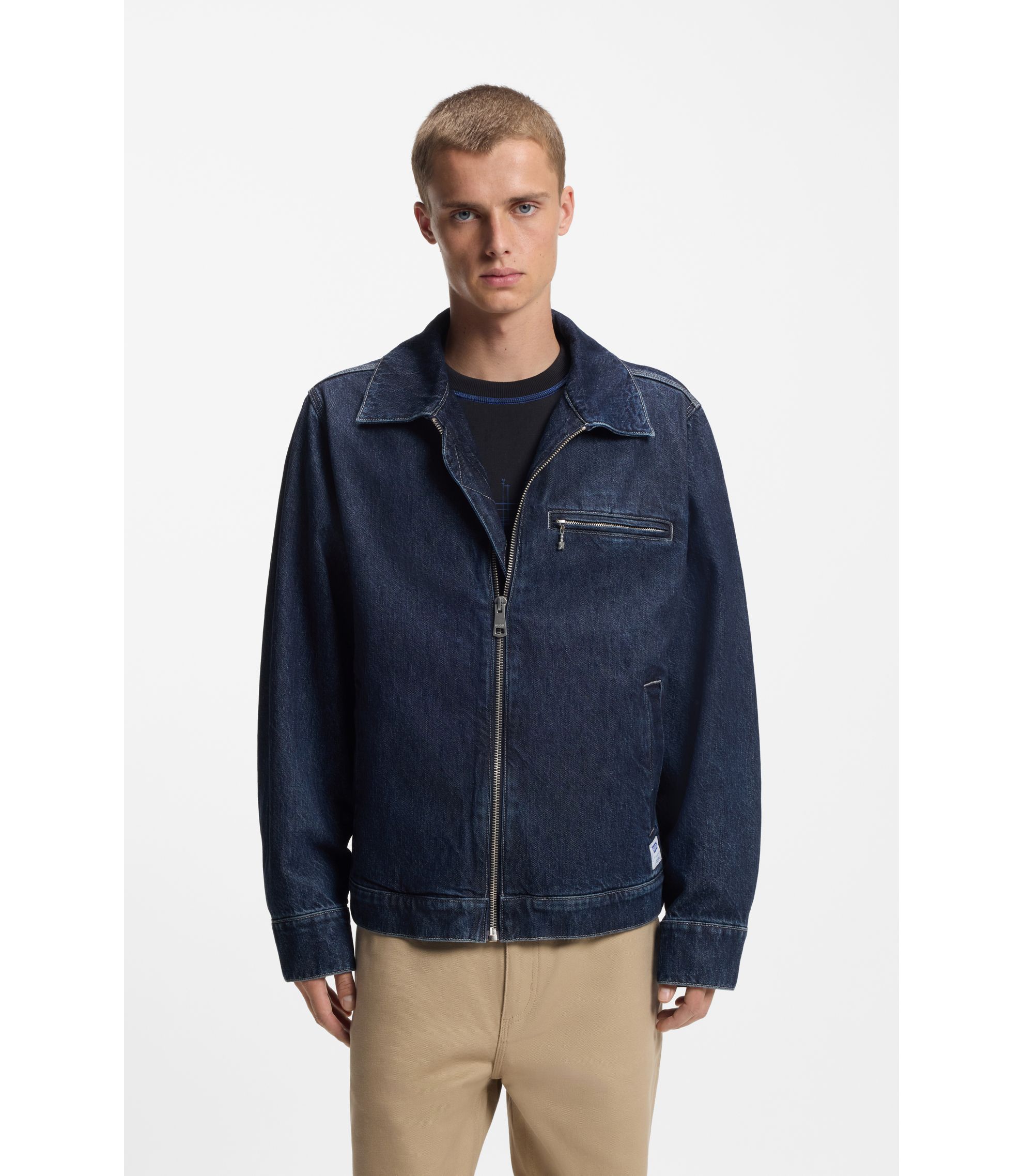 Jacke aus blauem Denim mit Reißverschluss und Brusttasche