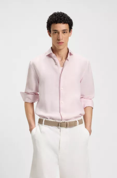 Casual-fit shirt in linen with spread collar