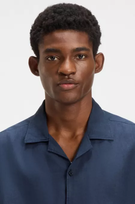 Relaxed-fit shirt in linen