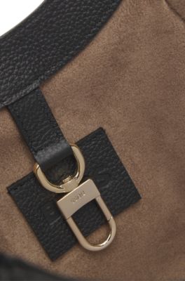 Tote Bag aus genarbtem Leder mit Logo-Schriftzug, Schwarz