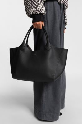 Tote Bag aus genarbtem Leder mit Logo-Schriftzug, Schwarz
