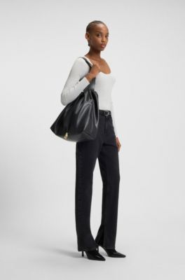 Sac &agrave; bandouli&egrave;re avec cordon de serrage et garnitures en m&eacute;tal dor&eacute;, Noir