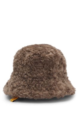 Gorro de pescador BOSS&nbsp;x&nbsp;Steiff en tejido de peluche, Marr&oacute;n