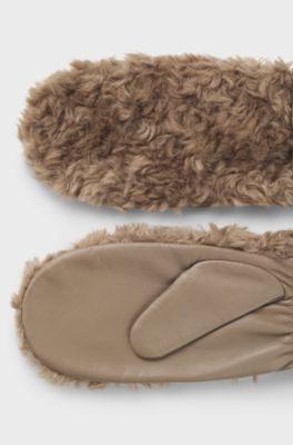 BOSS x Steiff gloves in leather and teddy fabric, Light Brown