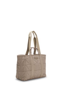 Quilted tote bag with logo patch, Light Brown