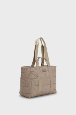 Quilted tote bag with logo patch, Light Brown