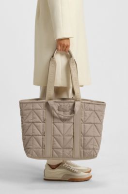Quilted tote bag with logo patch, Light Brown