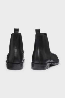 Klassiska Chelsea boots i borstat l&auml;der, Svart