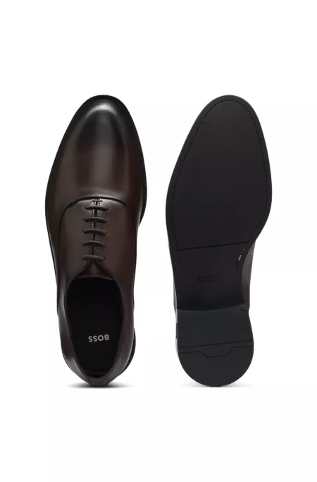 Oxford shoes in leather with heel logo