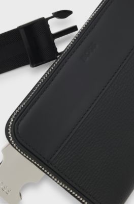 G&uuml;rteltasche aus Leder mit glattem und genarbtem Finish, Schwarz
