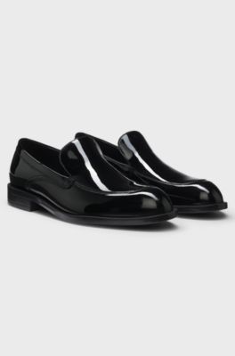 Loafers in patent leather, Black