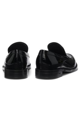 Loafers in patent leather, Black