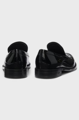 Loafers in patent leather, Black