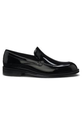 Loafers in patent leather, Black