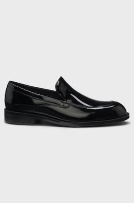 Loafers in patent leather, Black