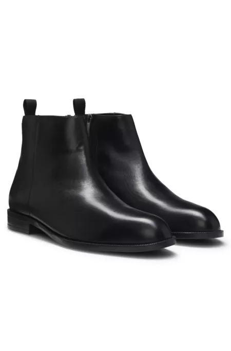 Leather ankle boots with side zip