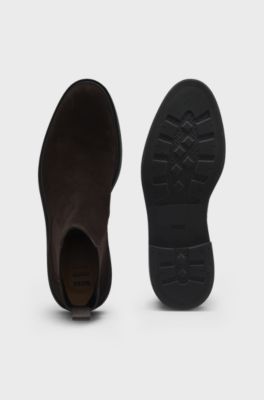 Chelsea boots in suede with signature stitching, Dark Brown