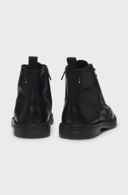 Boots aus Leder mit Budapester-Details, Schwarz
