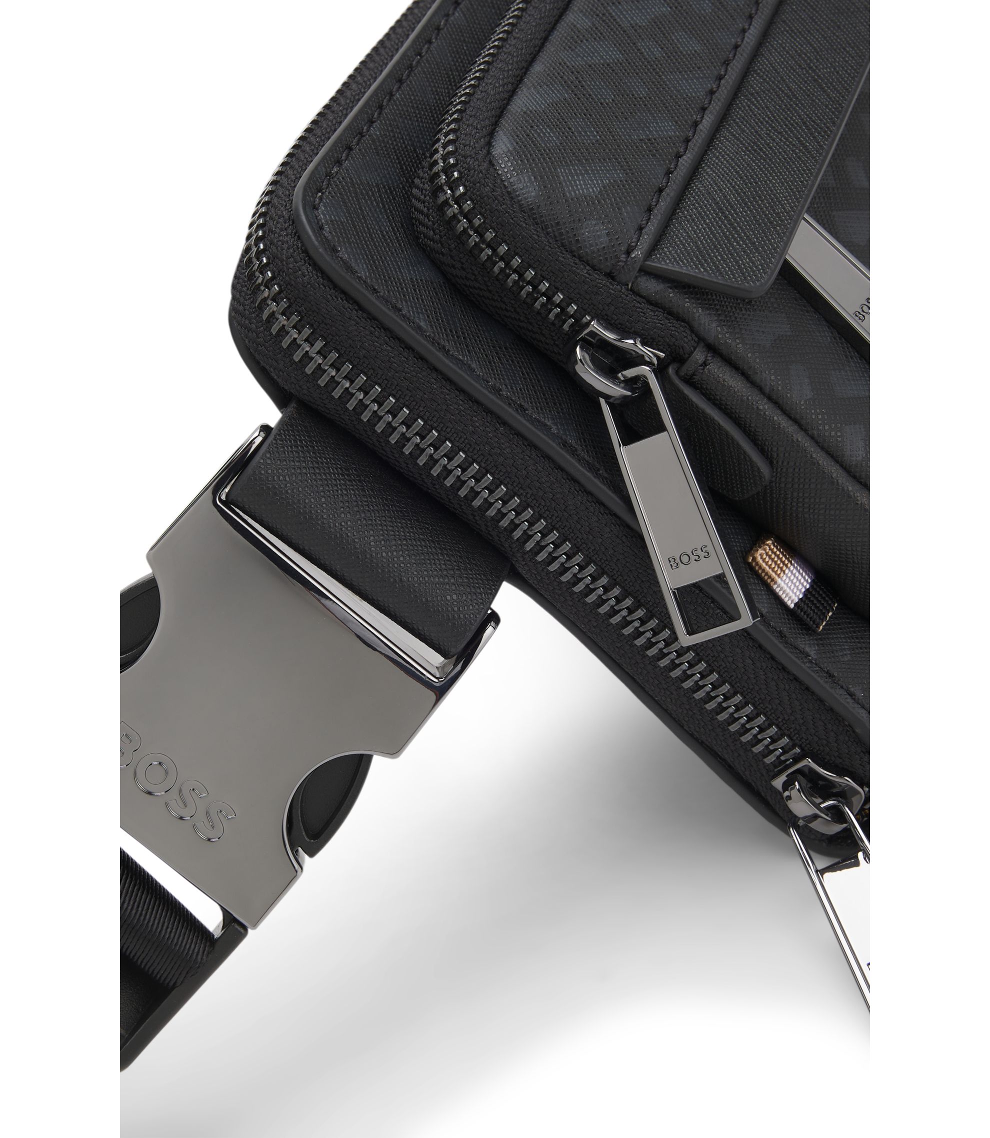 BOSS ストラップチャード ベルトバッグ ブラック BOSS - ストラクチャード ベルトバッグ コントラストロゴ - ブラック