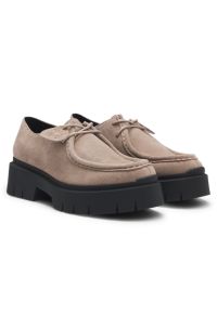 Derby shoes in suede with removable logo tag, Light Beige