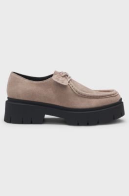 Derby shoes in suede with removable logo tag, Light Beige