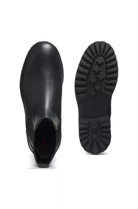 Leather Chelsea boots with embossed logo