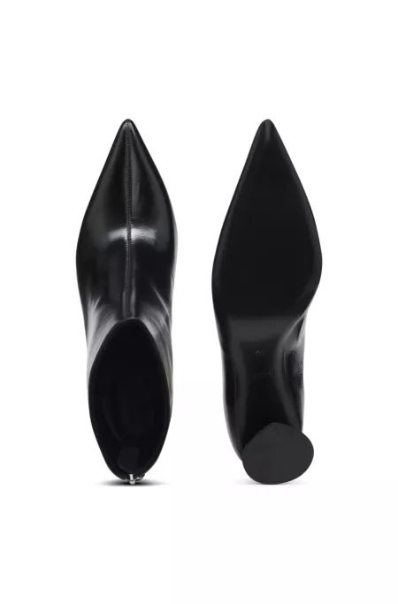Ankle boots in leather with embossed logo