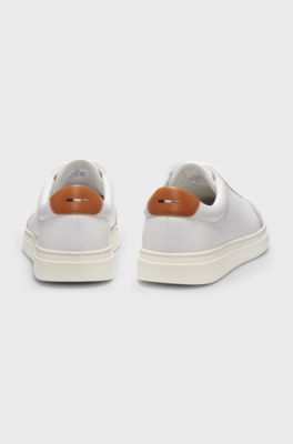 Sneakers in pelle martellata con tallone a contrasto, Bianco