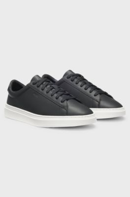 Sneakers in pelle con suola in gomma, Nero