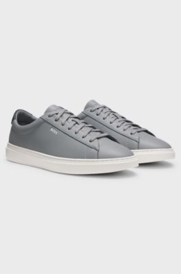 Sneakers in pelle con suola in gomma, Grigio