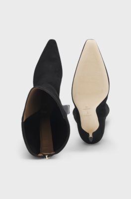 Kozaki z&nbsp;zamszu i&nbsp;sk&oacute;ry, Czarny