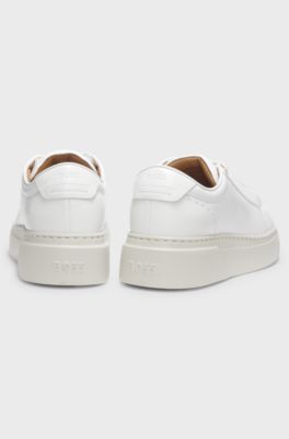 Ledersneakers mit integriertem Keilabsatz, Wei&szlig;