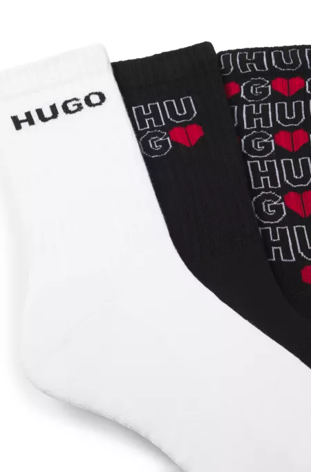 Three-pack of short-length socks with logos