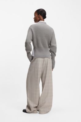 Pull en laine vierge avec &eacute;pingle monogramme Double B amovible, Gris