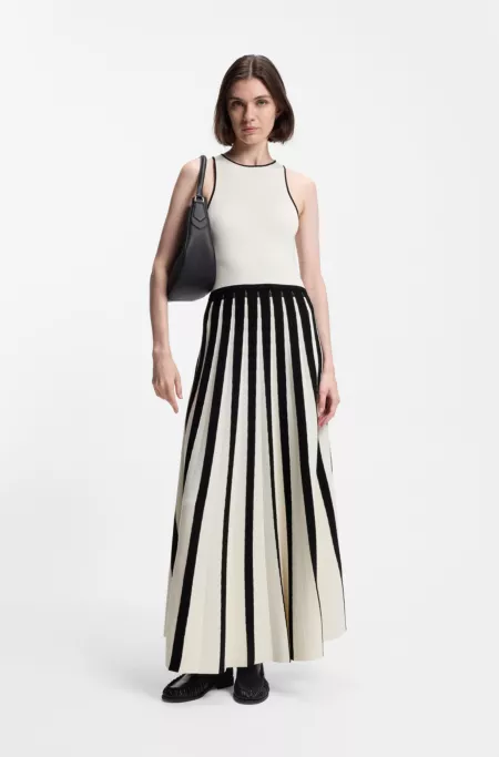 Knitted dress with two-tone pleated skirt