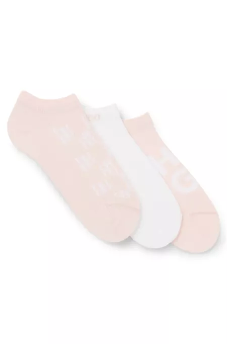 Three-pack of ankle-length socks with logo details