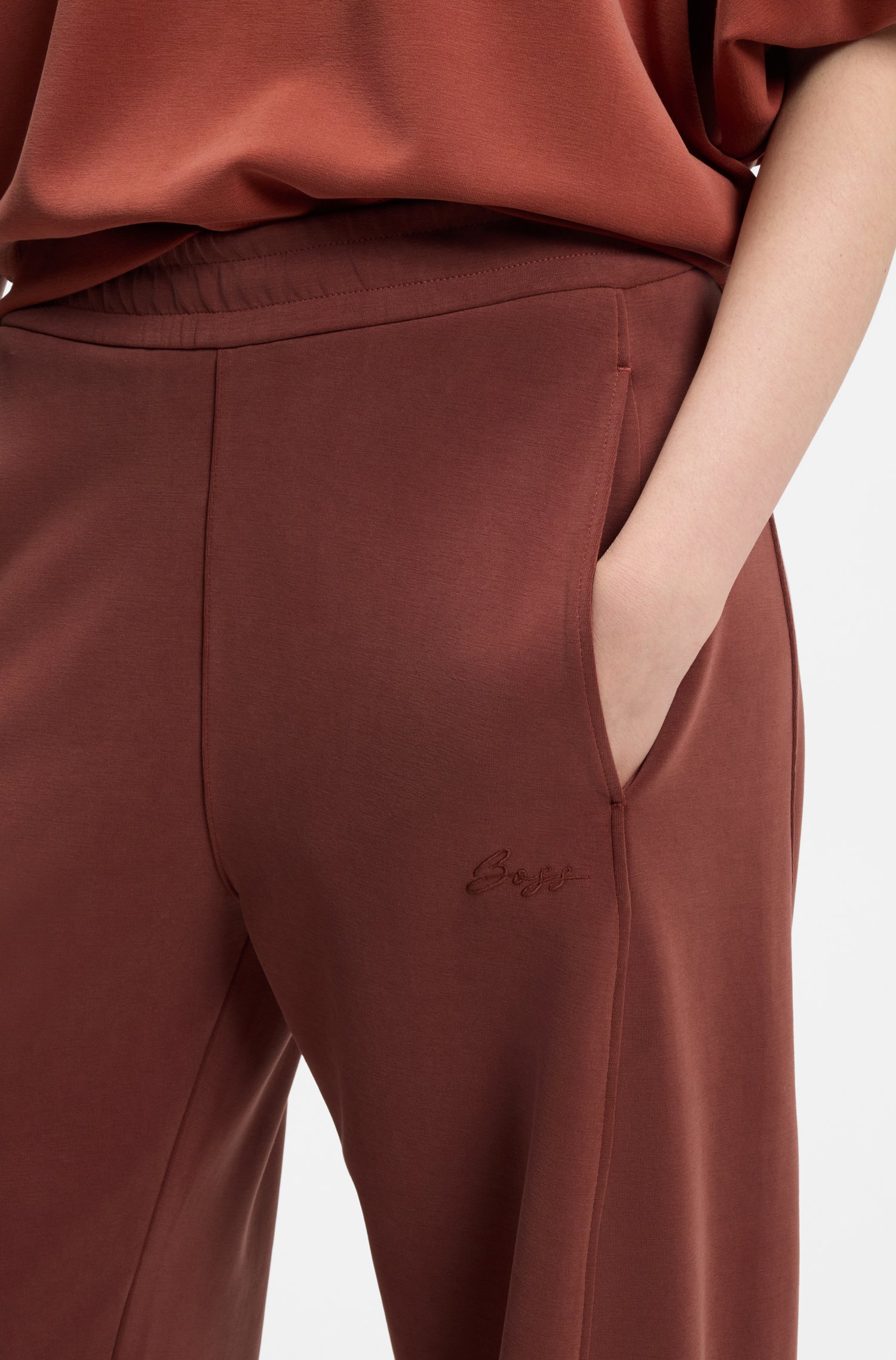 Boss Balloon-fit tracksuit bottoms with logo embroidery byxor dam – bild 3