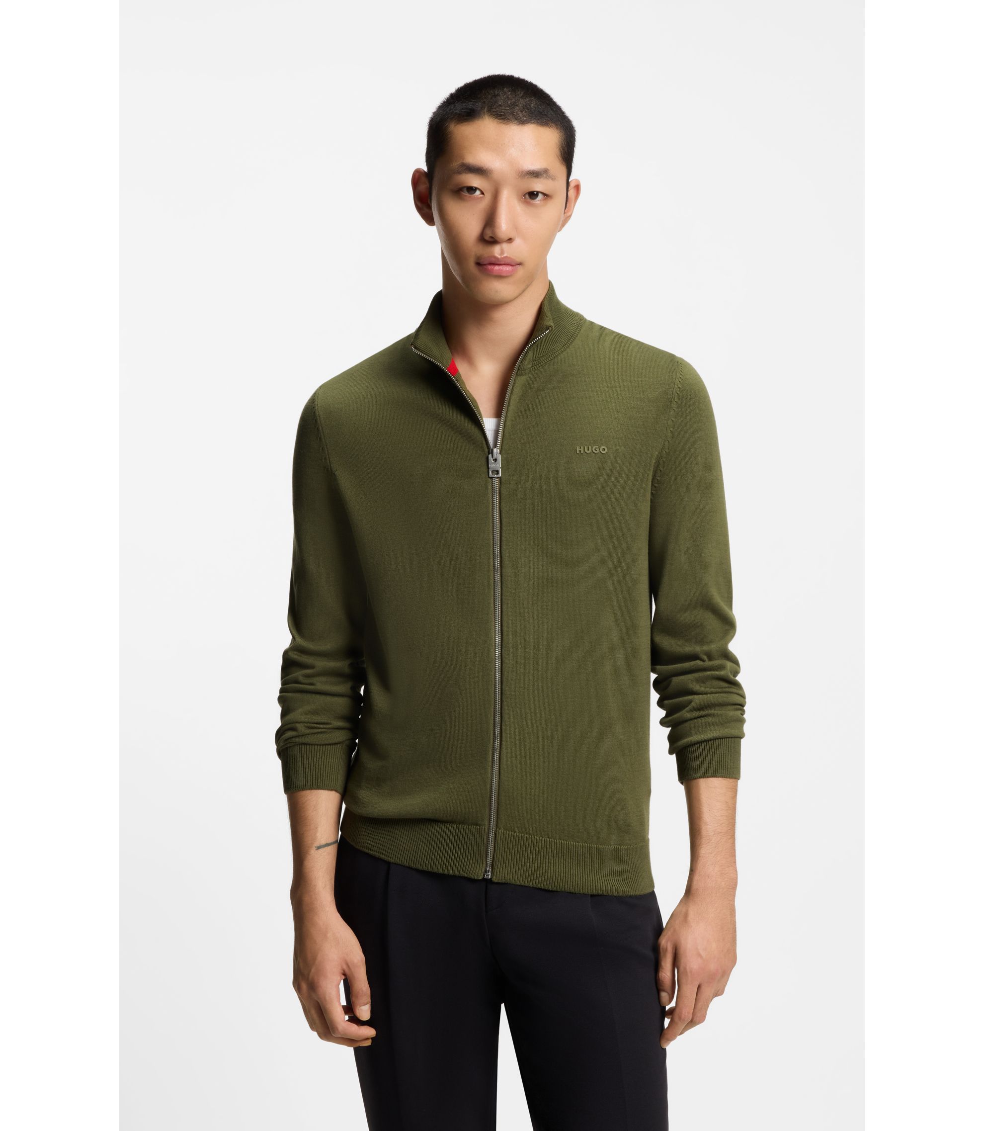 Slim-Fit Strickjacke aus Baumwolle mit Logo-Detail