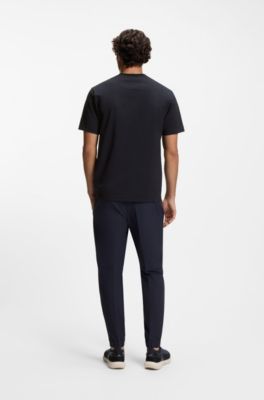 Relaxed fit t-shirt i bomullsstretch med logga som g&aring;r ton-i-ton, M&ouml;rkbl&aring;