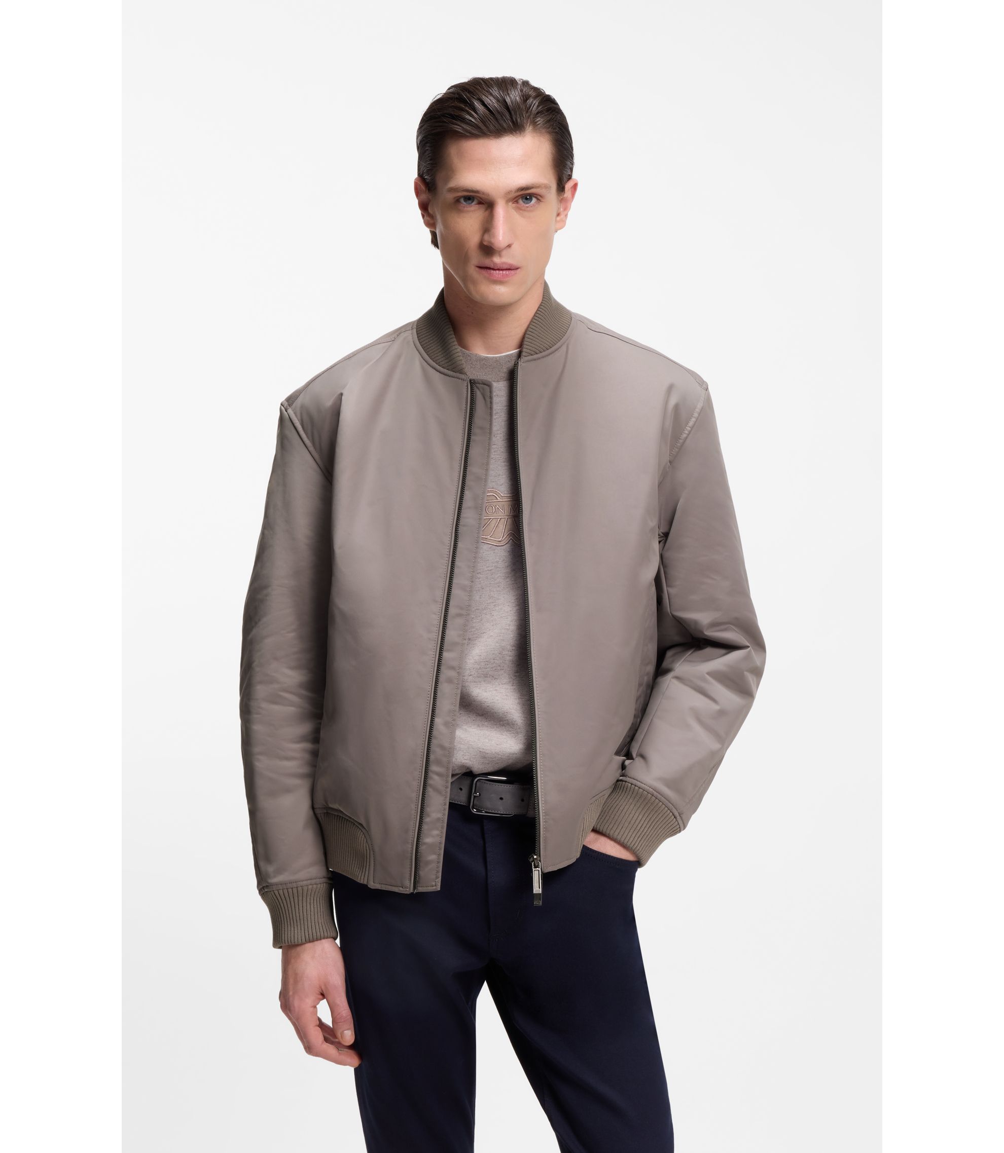 BOSS x ASTON MARTIN Bomberjacke aus wasserabweisendem Twill