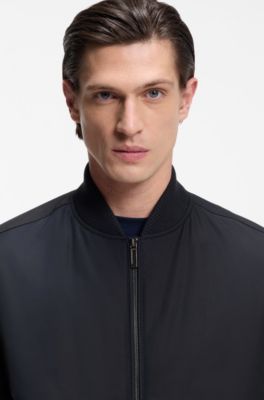 Bomber BOSS x ASTON MARTIN en twill d&eacute;perlant, Bleu fonc&eacute;