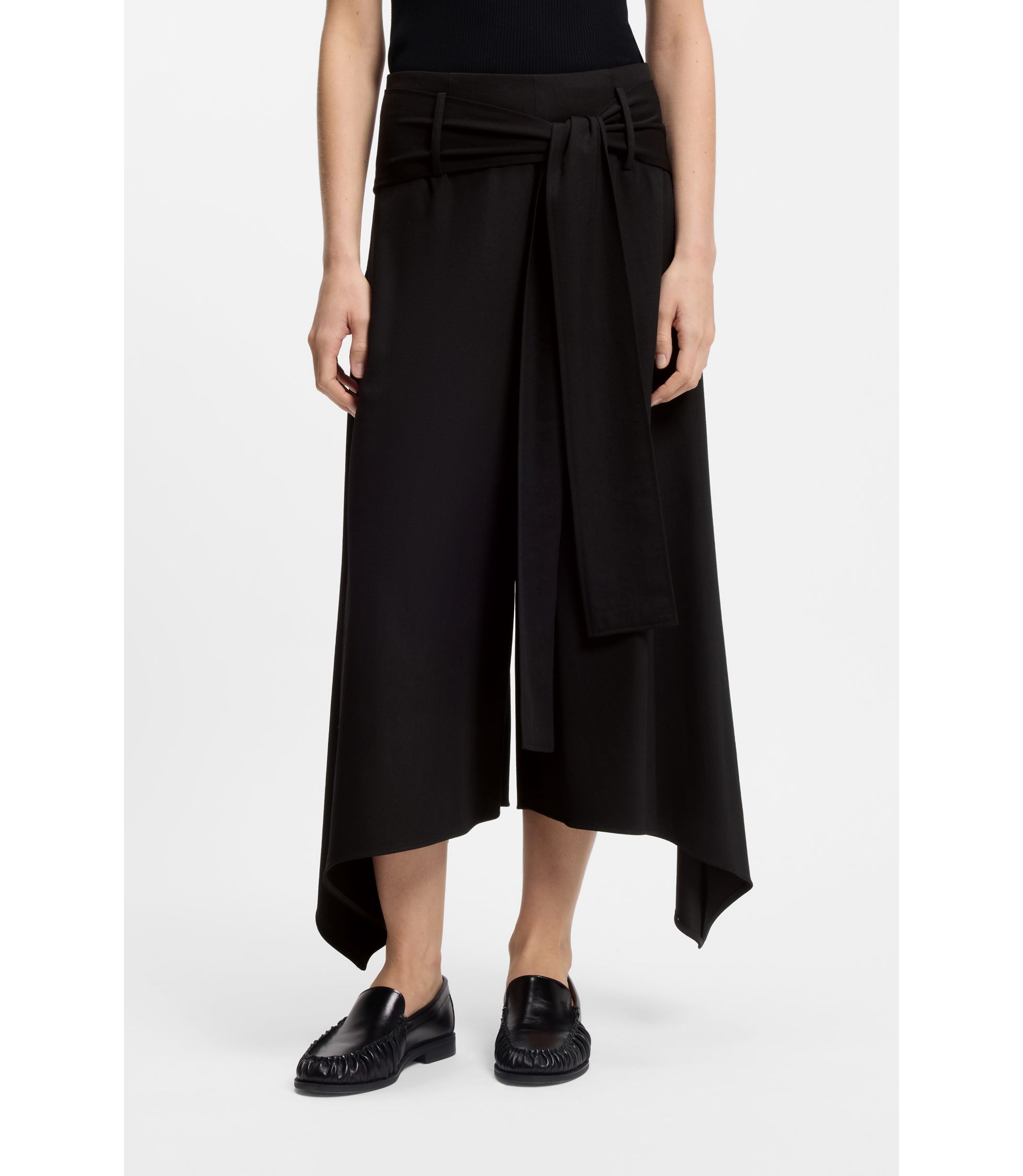 Relaxed-Fit Hose mit geformten Säumen