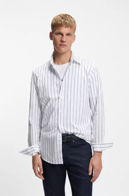 Regular-fit shirt in printed cotton poplin