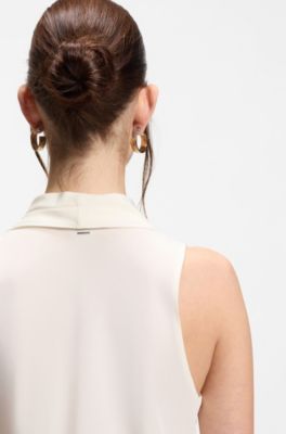 Sleeveless blouse in sandwashed silk with V neckline, Natural