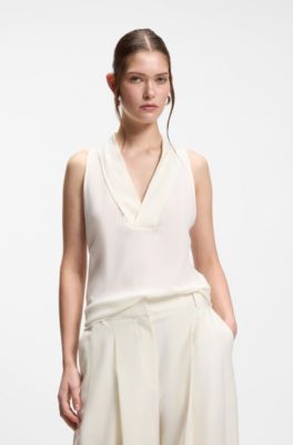 Sleeveless blouse in sandwashed silk with V neckline, Natural