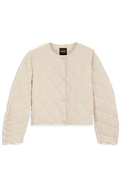 Water-repellent jacket with diamond quilting