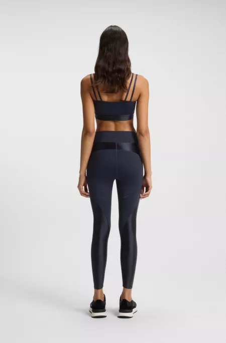 Active leggings with mesh inserts