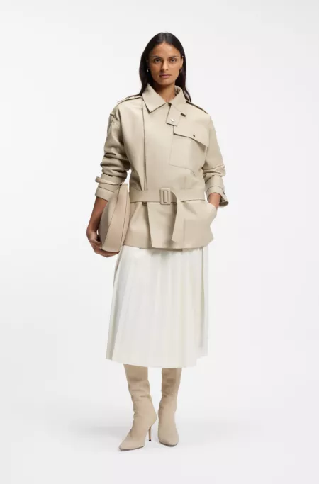 A-line pleated skirt in a wool blend