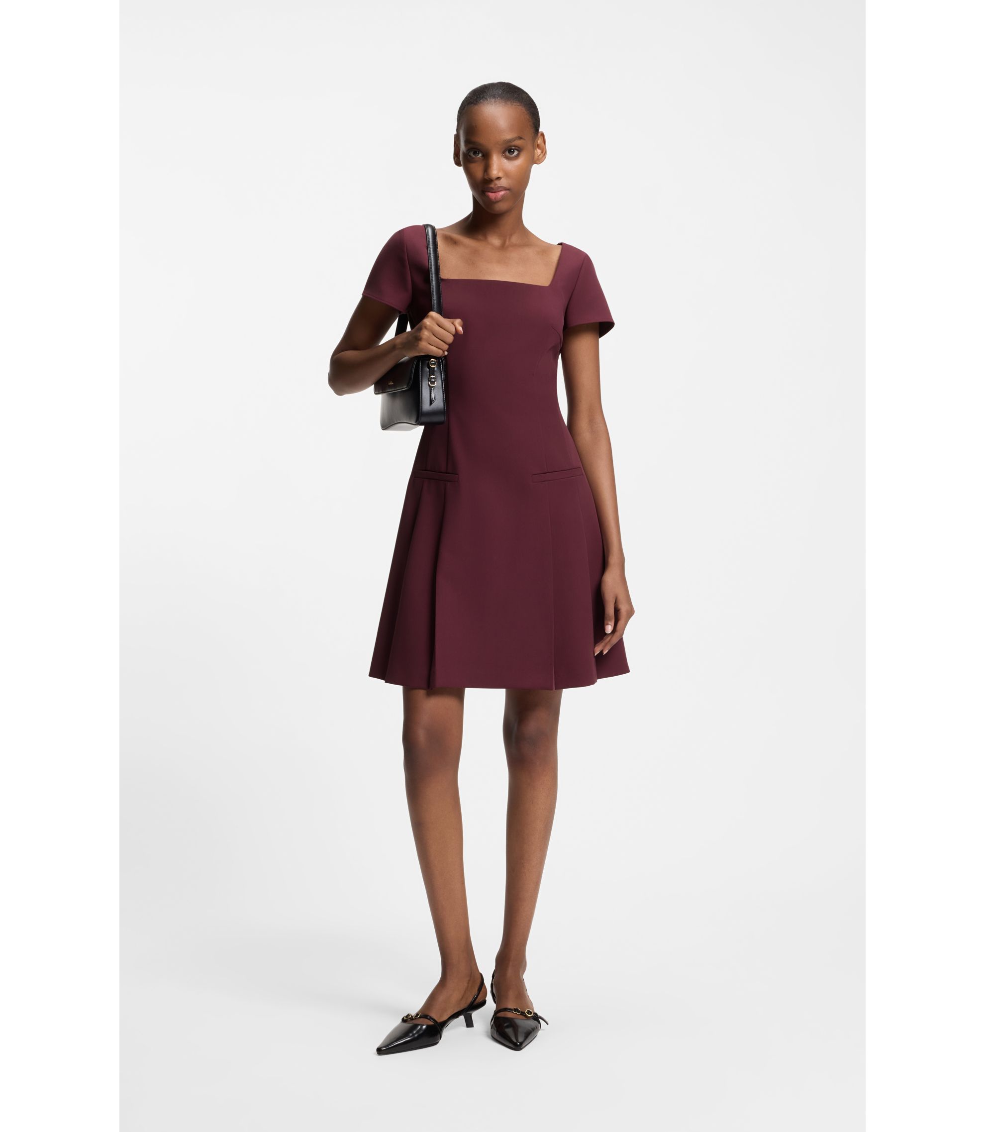 Kleid aus Stretch-Gewebe mit eckigem Ausschnitt